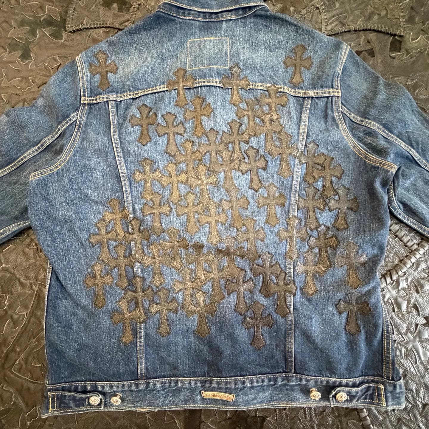 Chrome Hearts x Levi's Джинсовая куртка с кожаными патчами