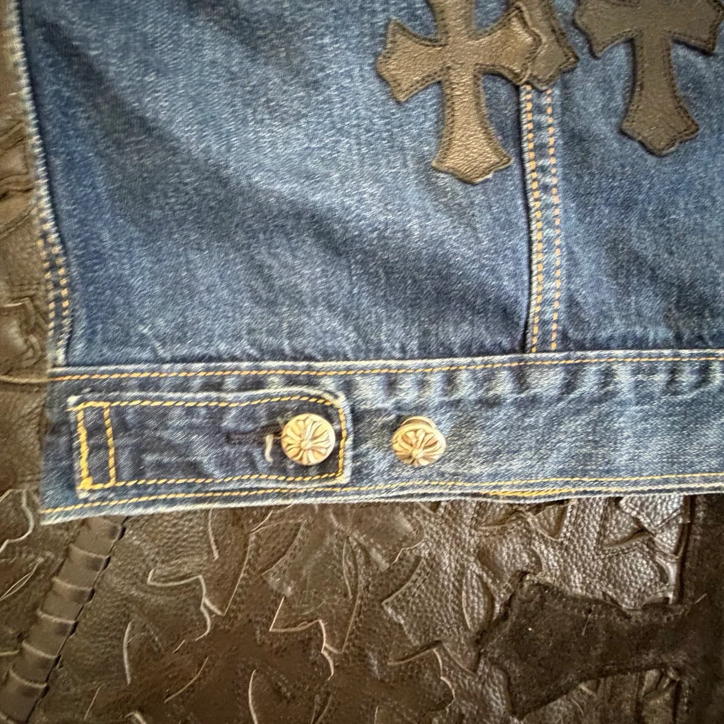 Chrome Hearts x Levi's Джинсовая куртка с кожаными патчами