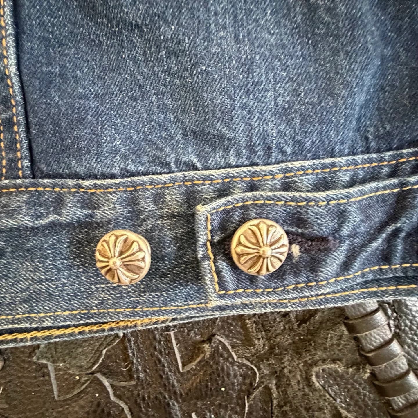 Chrome Hearts x Levi's Джинсовая куртка с кожаными патчами