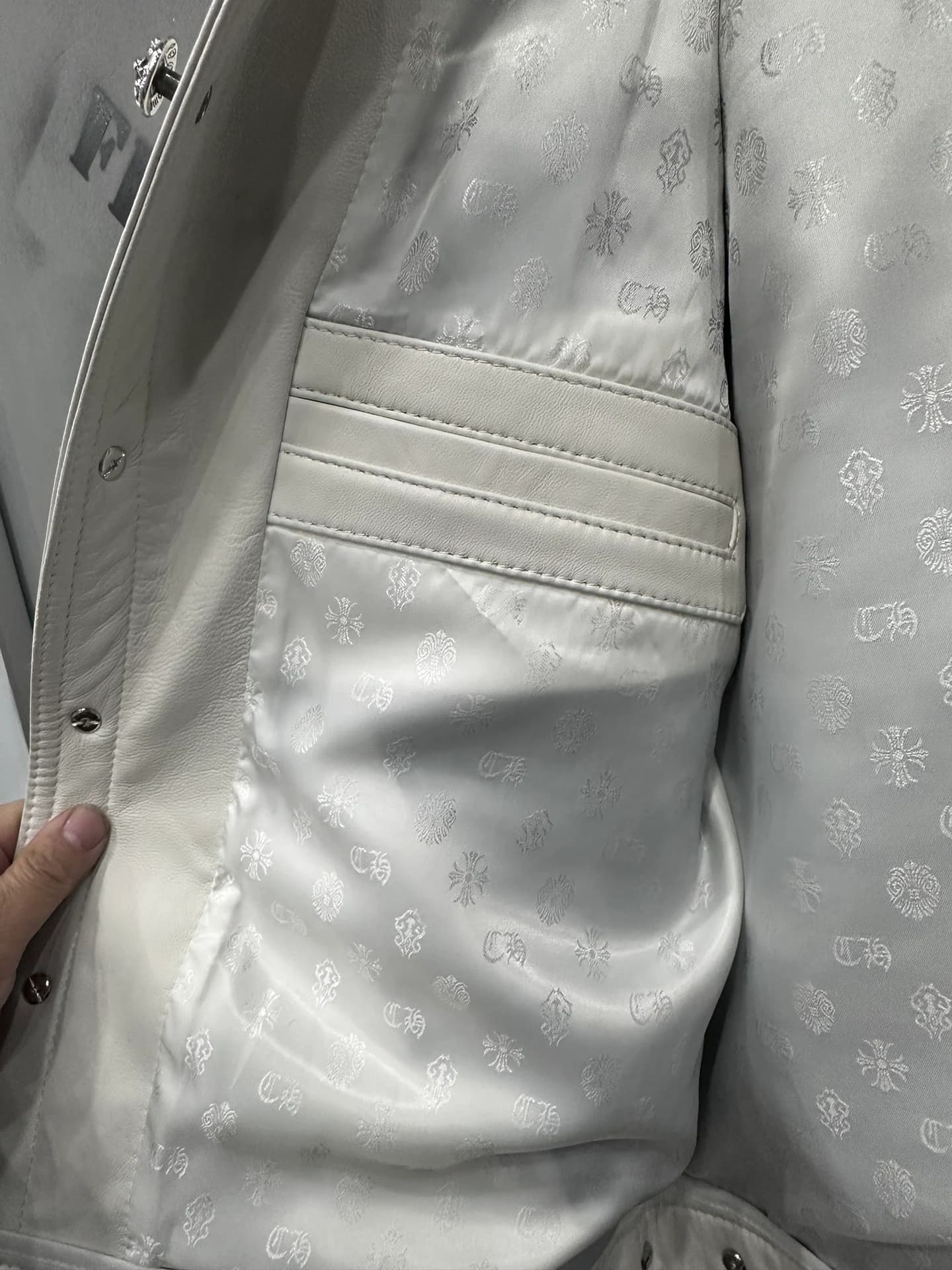Внутренний прорезной карман кутки Chrome Hearts