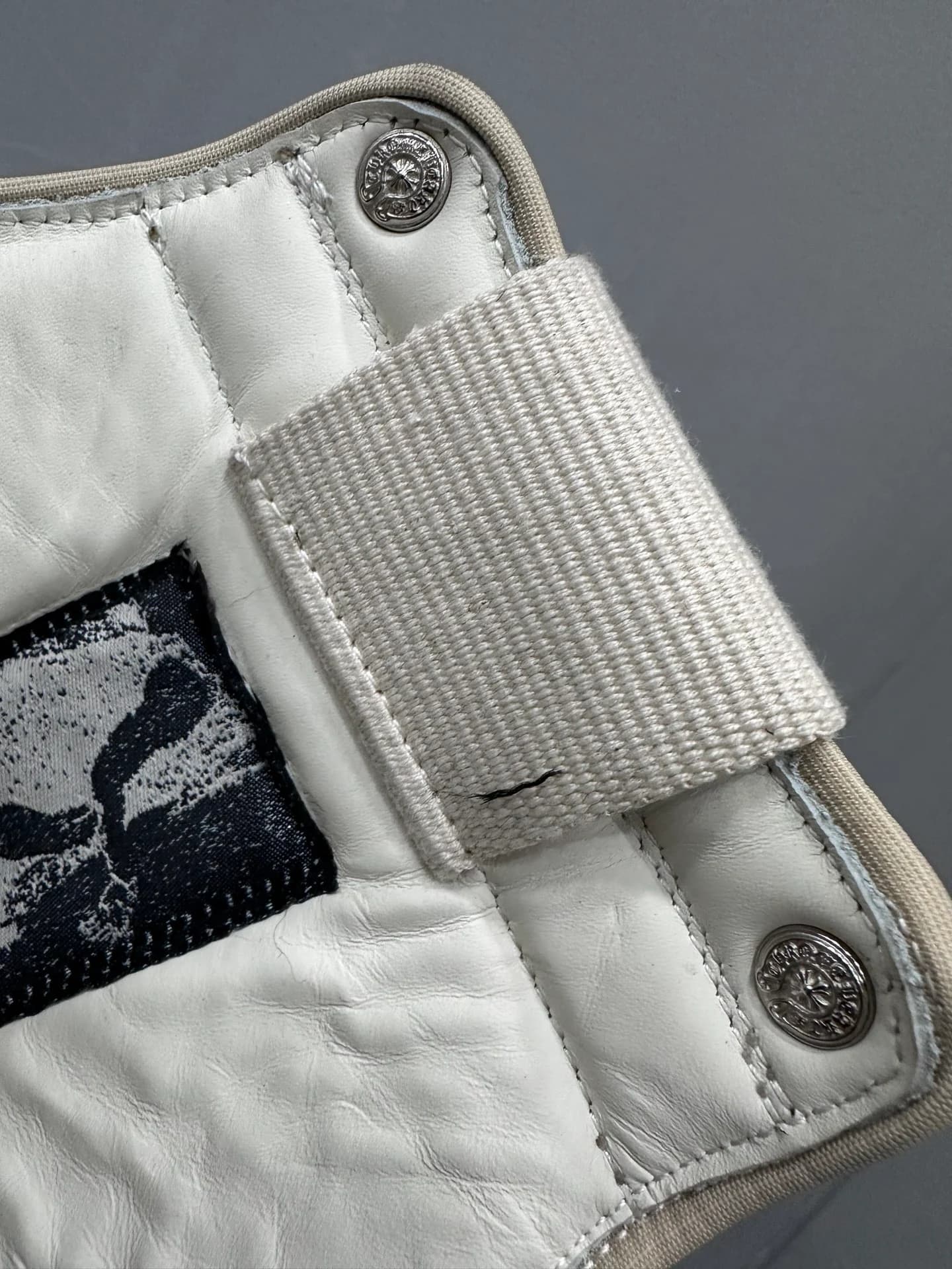 Внутренняя отделка и язычок кед Chrome Hearts x Rick Owens Geobasket