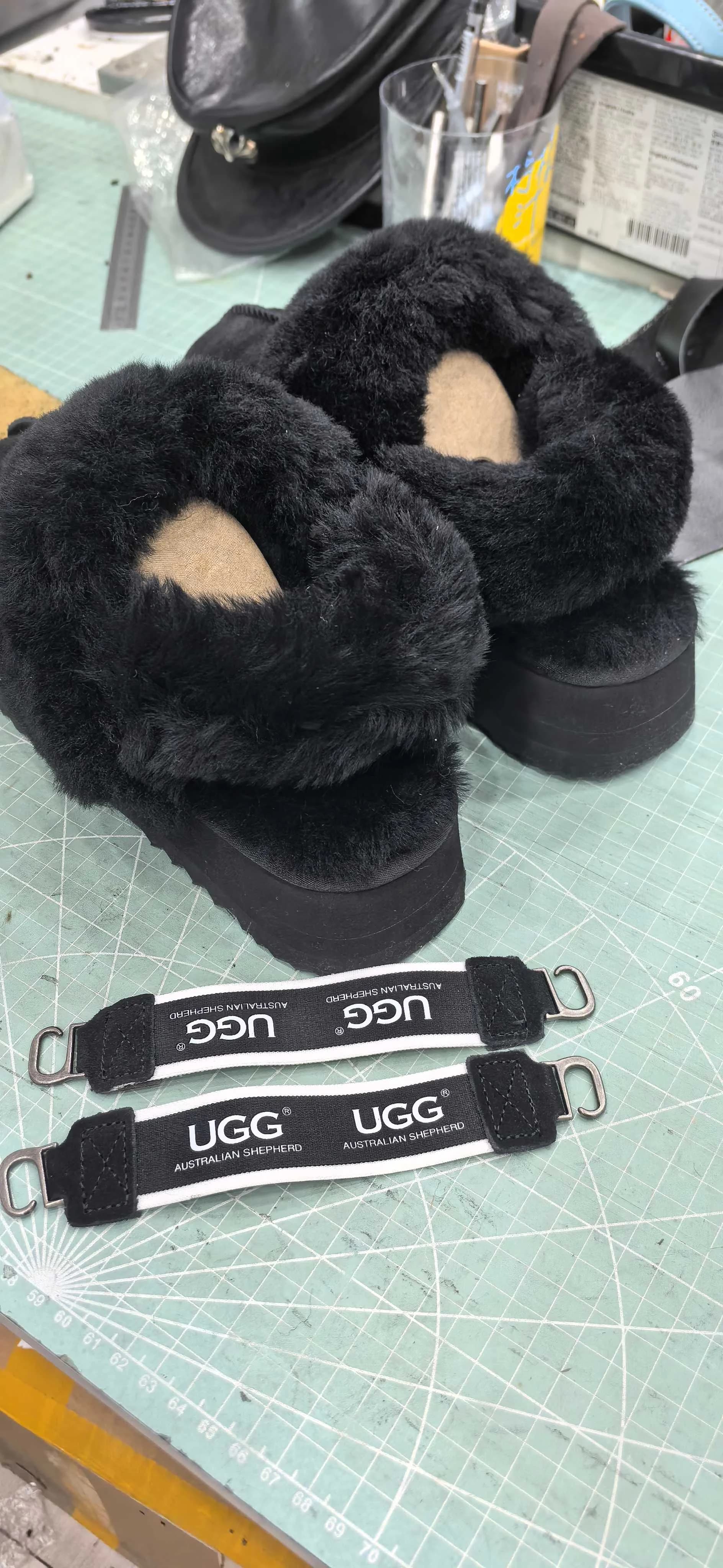 Chrome Hearts x UGG тапочки