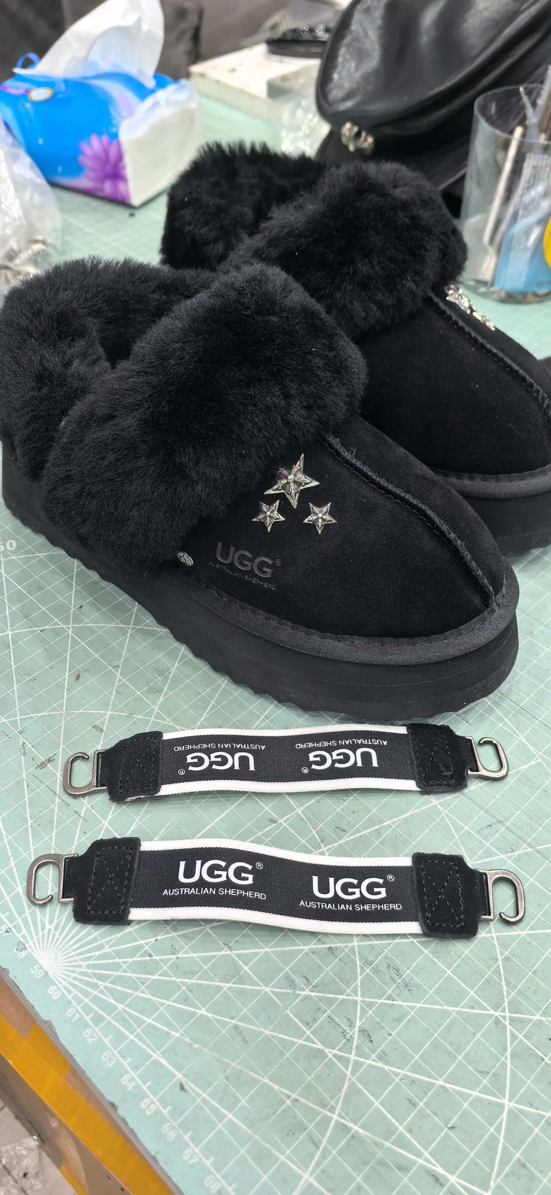 Chrome Hearts x UGG тапочки