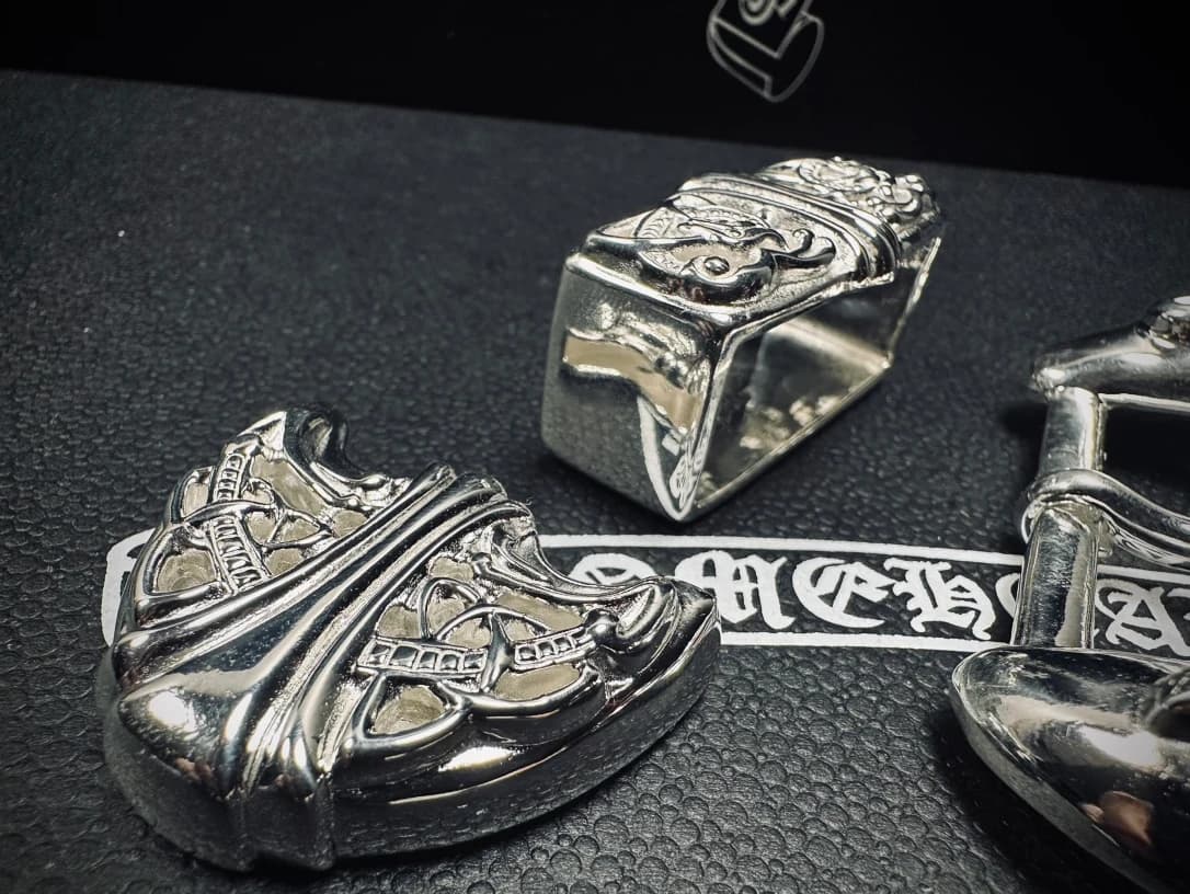 Серебряные шлевка и наконечник ремня с орнаментом Celtic Dragon