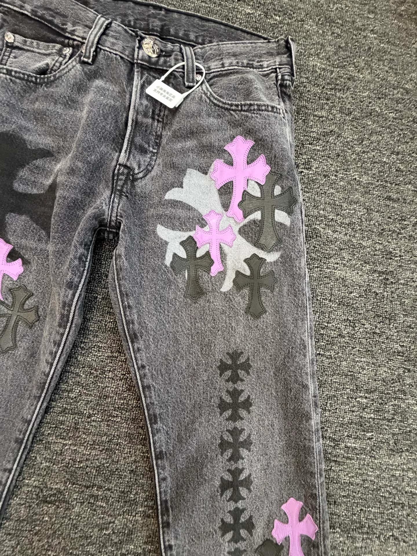 Верхняя часть джинсов Chrome Hearts x Levi's 501 спереди