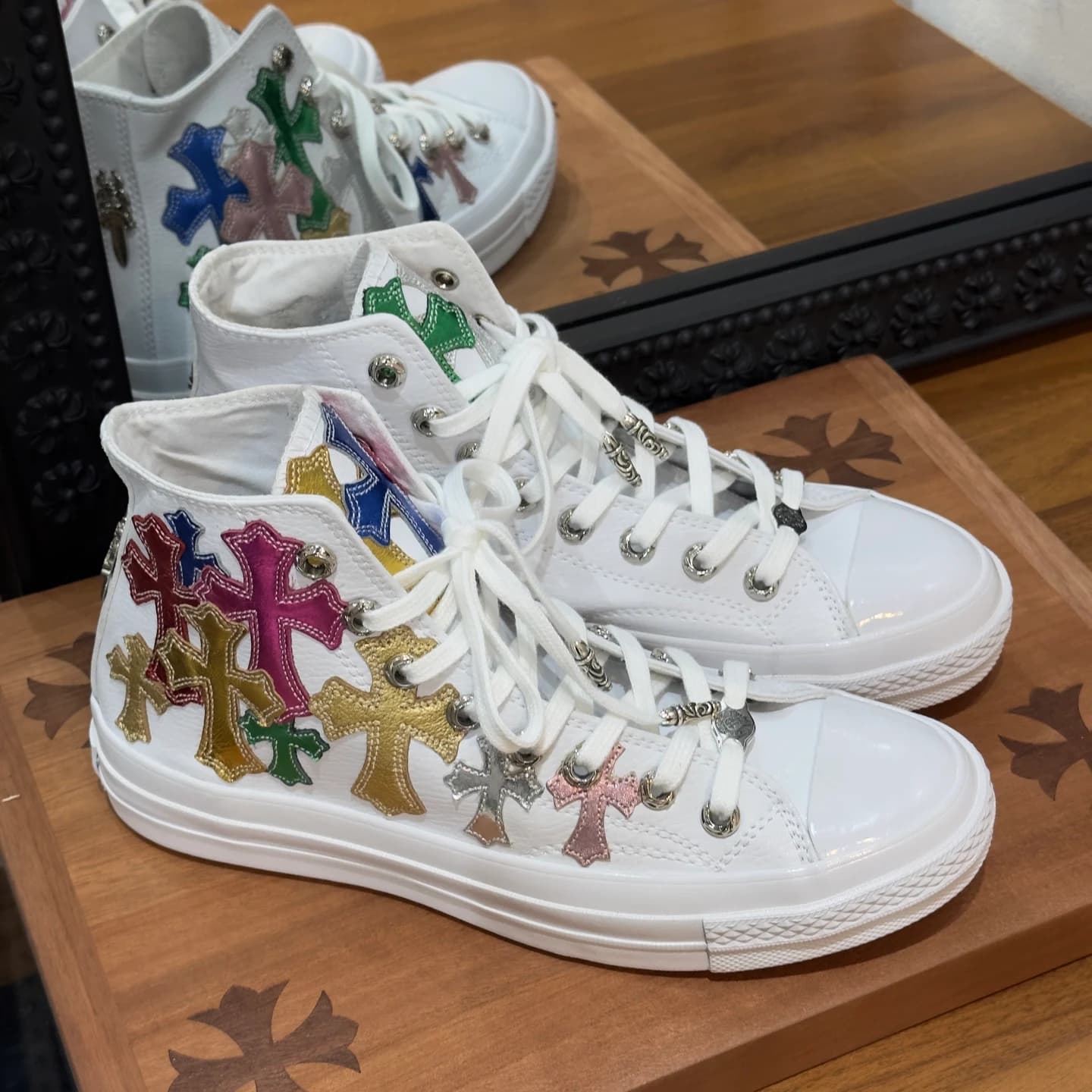 Пара высоких кед Chrome Hearts x Converse 1970s