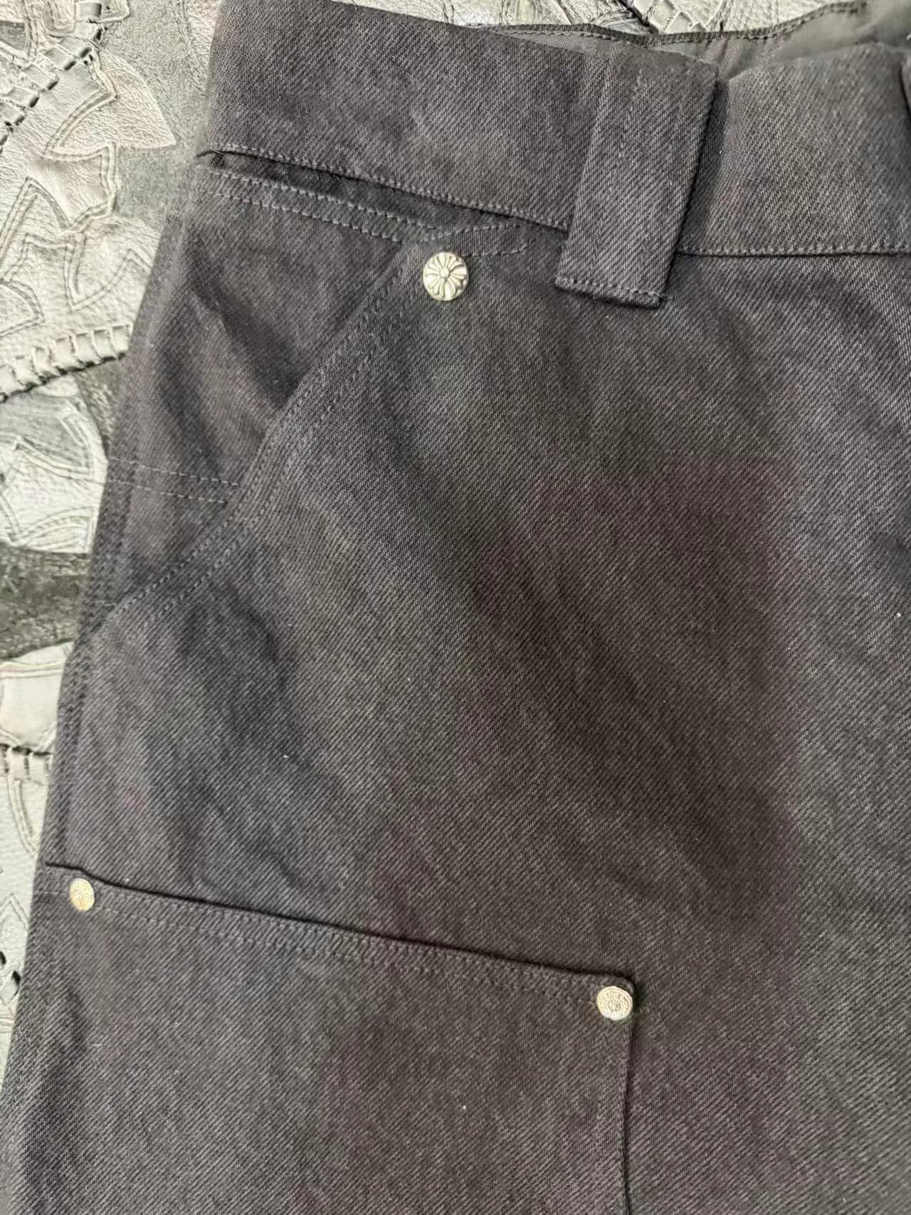 Боковой карман шорт Chrome Hearts