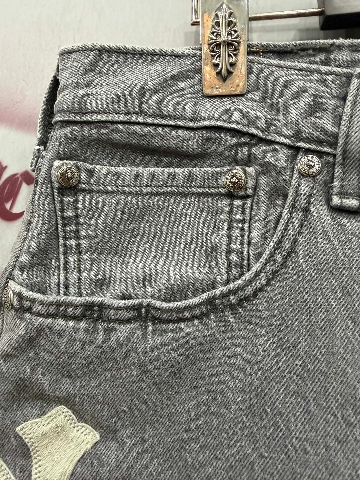 Передний карман джинсов Chrome Hearts x Levi's 501 с заклепками