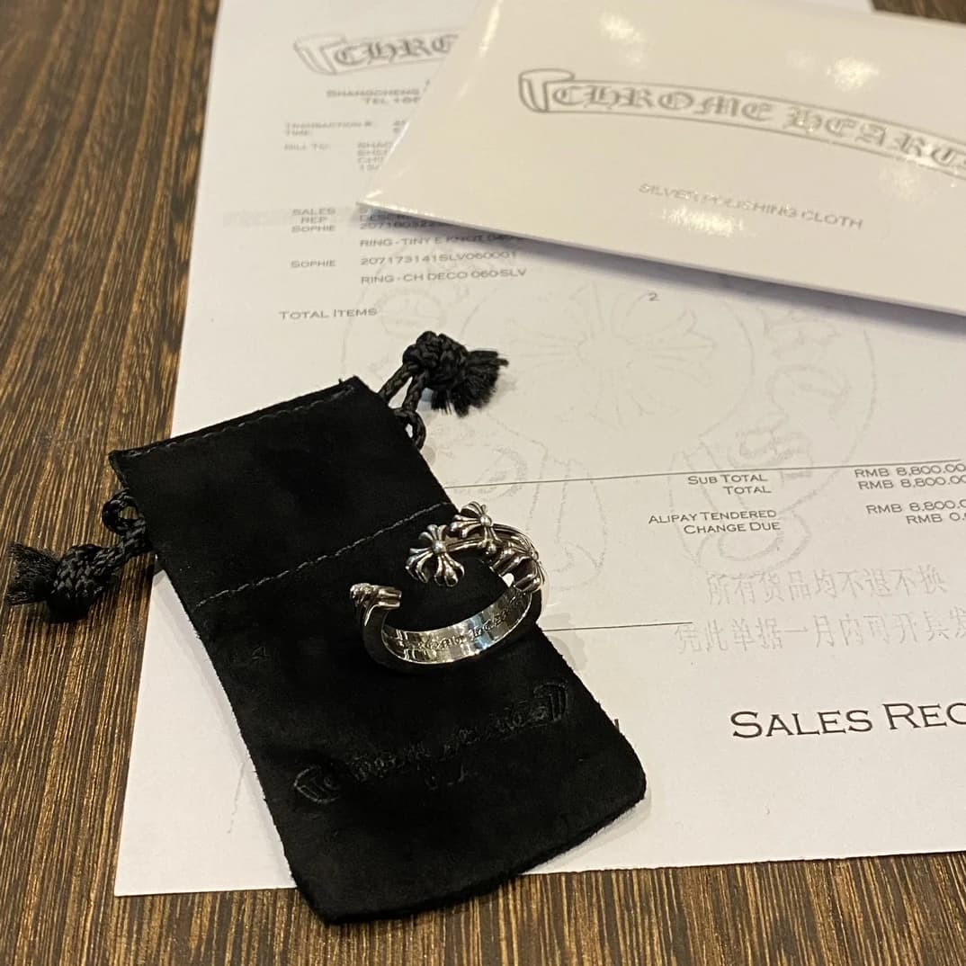 Серебряное кольцо Chrome Hearts на фирменном мешочке для хранения