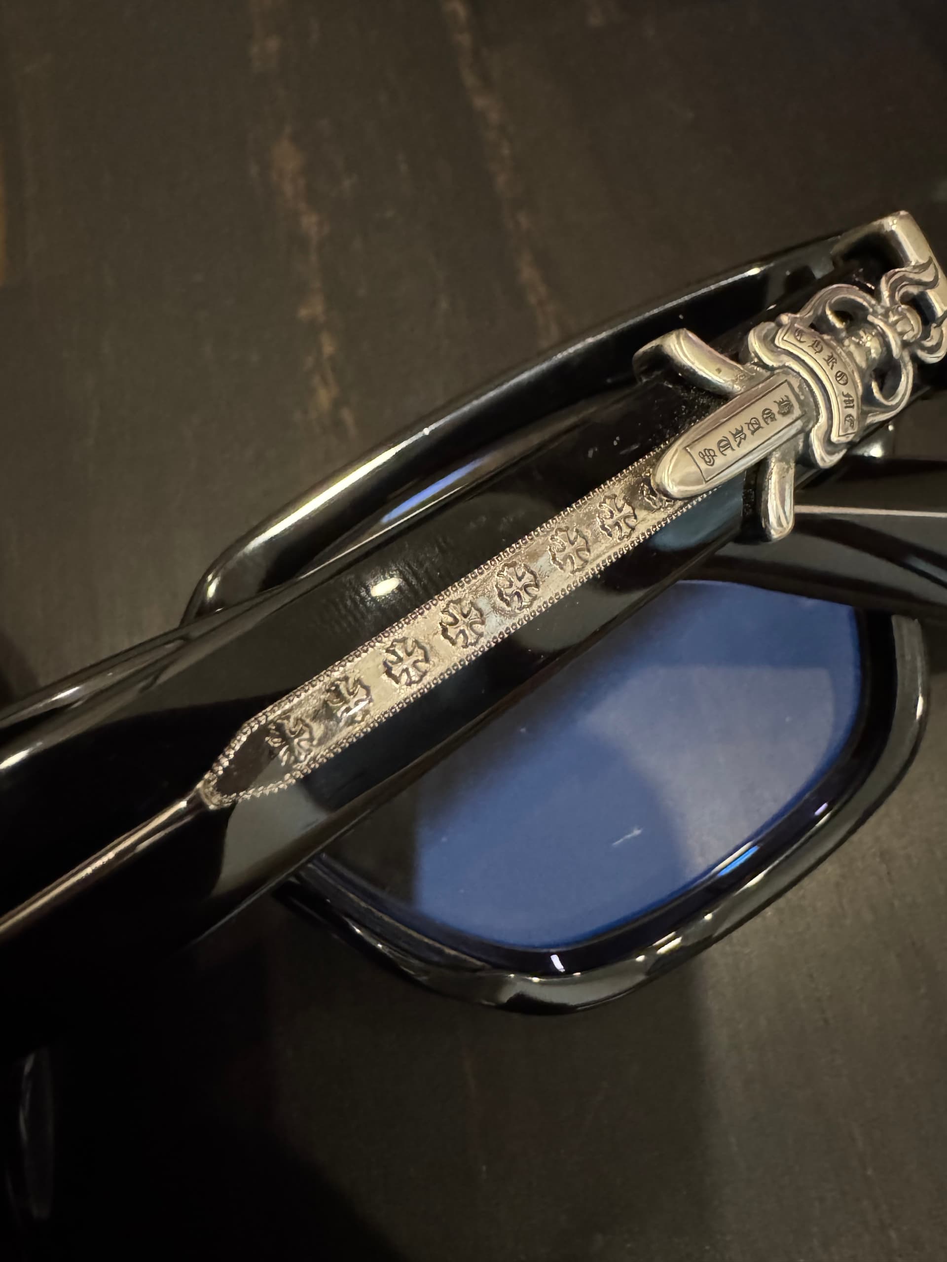 Декоративный элемент на заушнике очков Chrome Hearts VAGILLIONAIRE II