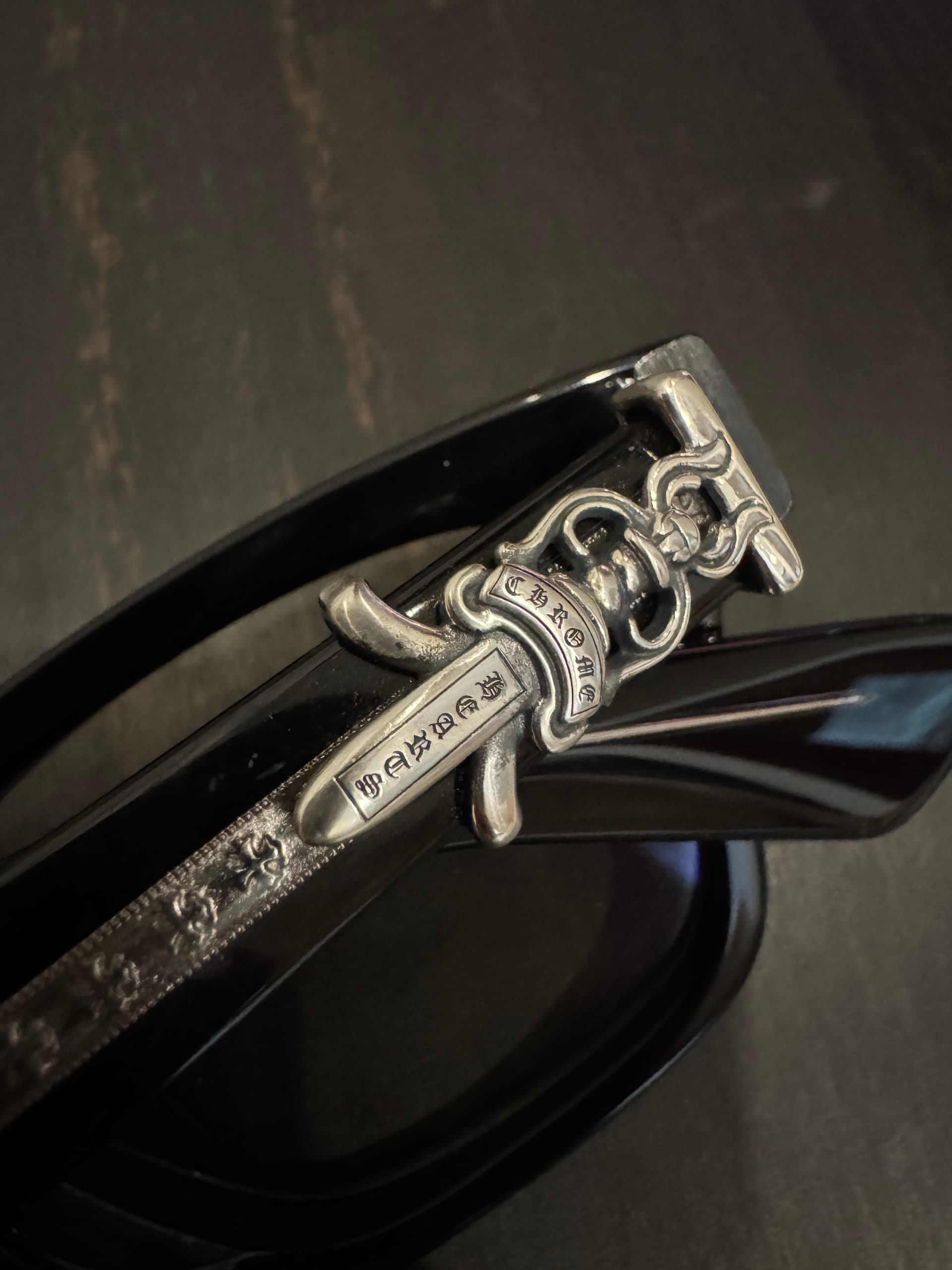Серебряный элемент в виде кинжала Dagger на заушнике очков Chrome Hearts VAGILLIONAIRE II