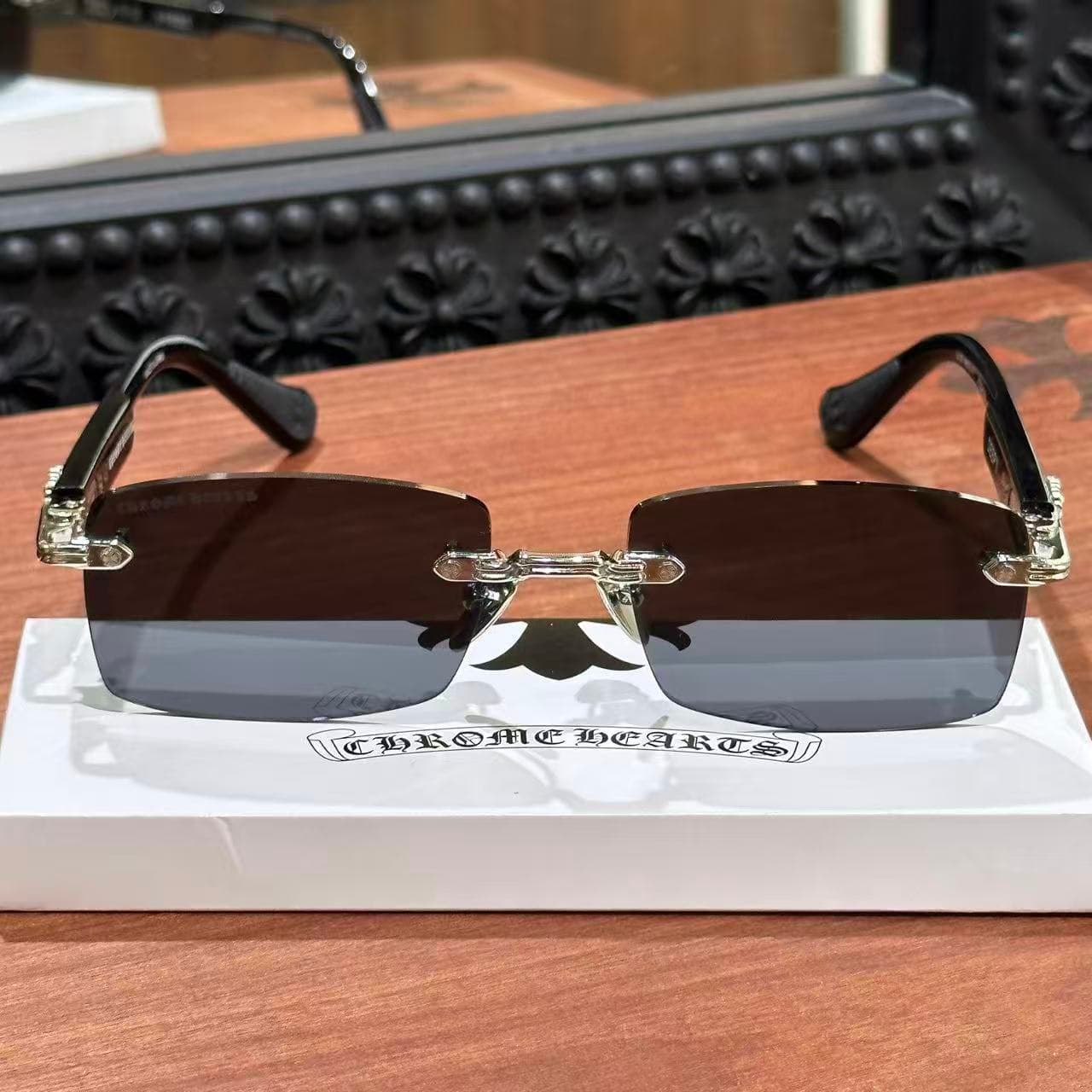 Солнцезащитные очки Chrome Hearts DEEP II, фронтальный вид