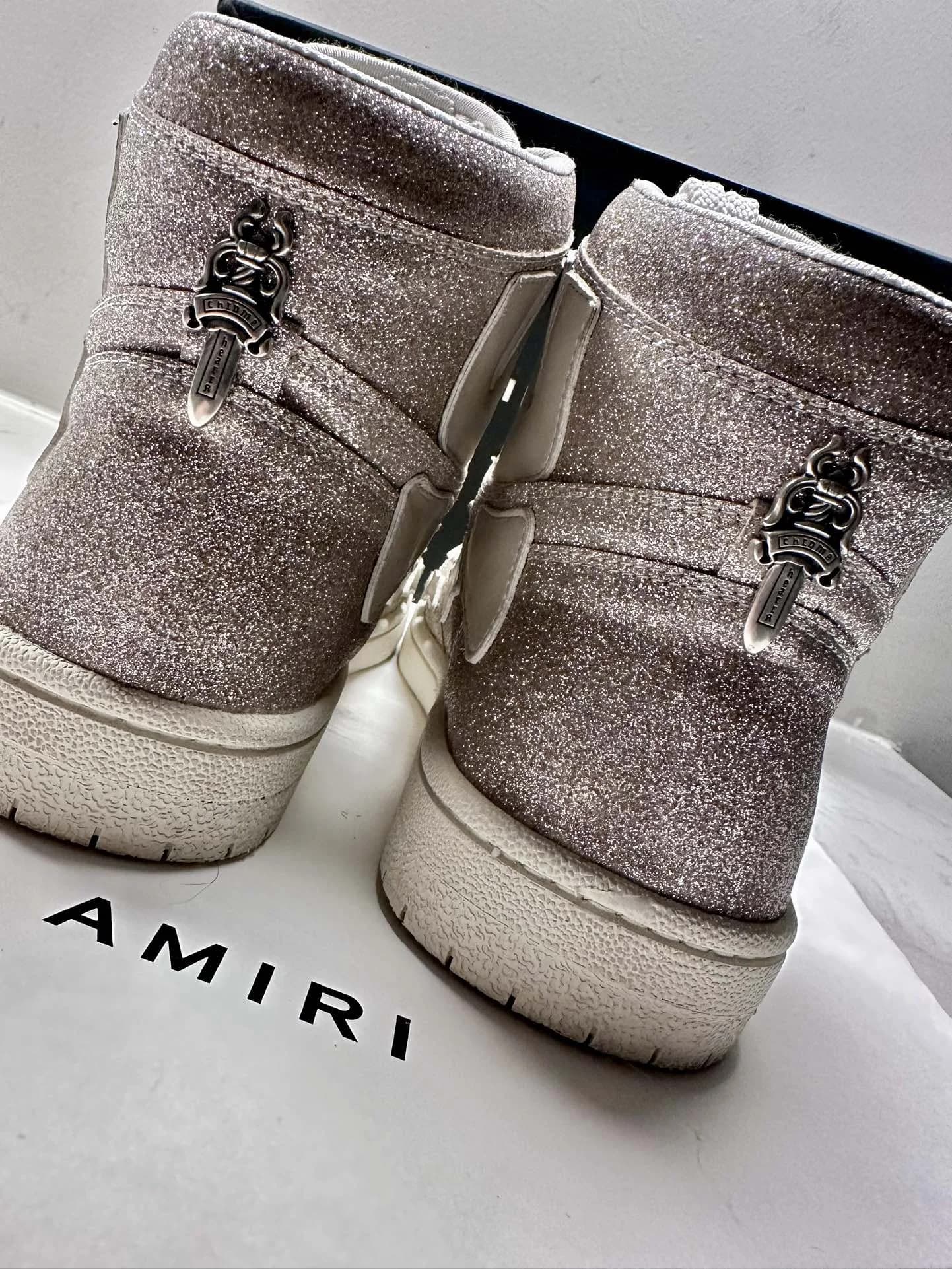 Задники кед Chrome Hearts x Amiri Skel Top High с серебряными деталями в виде кинжалов