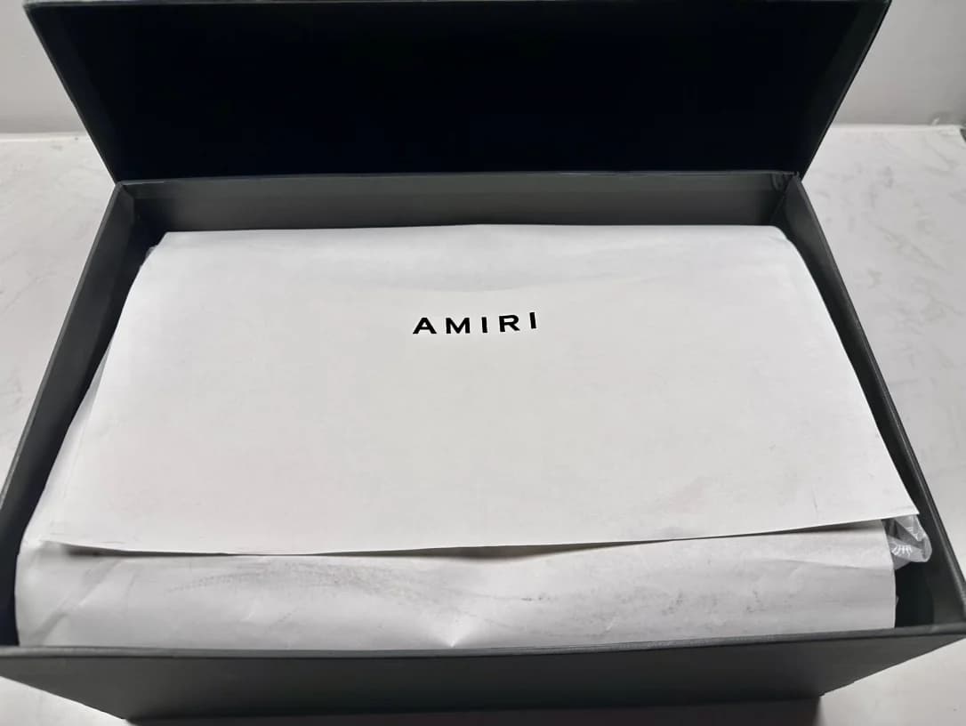 Фирменная коробка Amiri с упаковочной бумагой