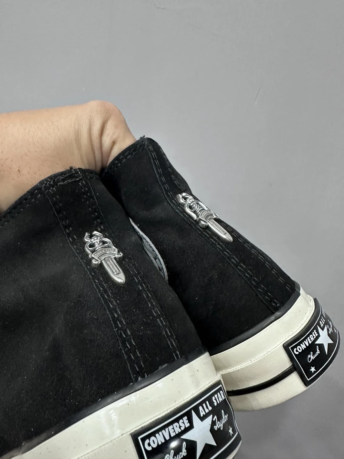 Задники кед Chrome Hearts x Converse Chuck 70 с серебряными кинжалами