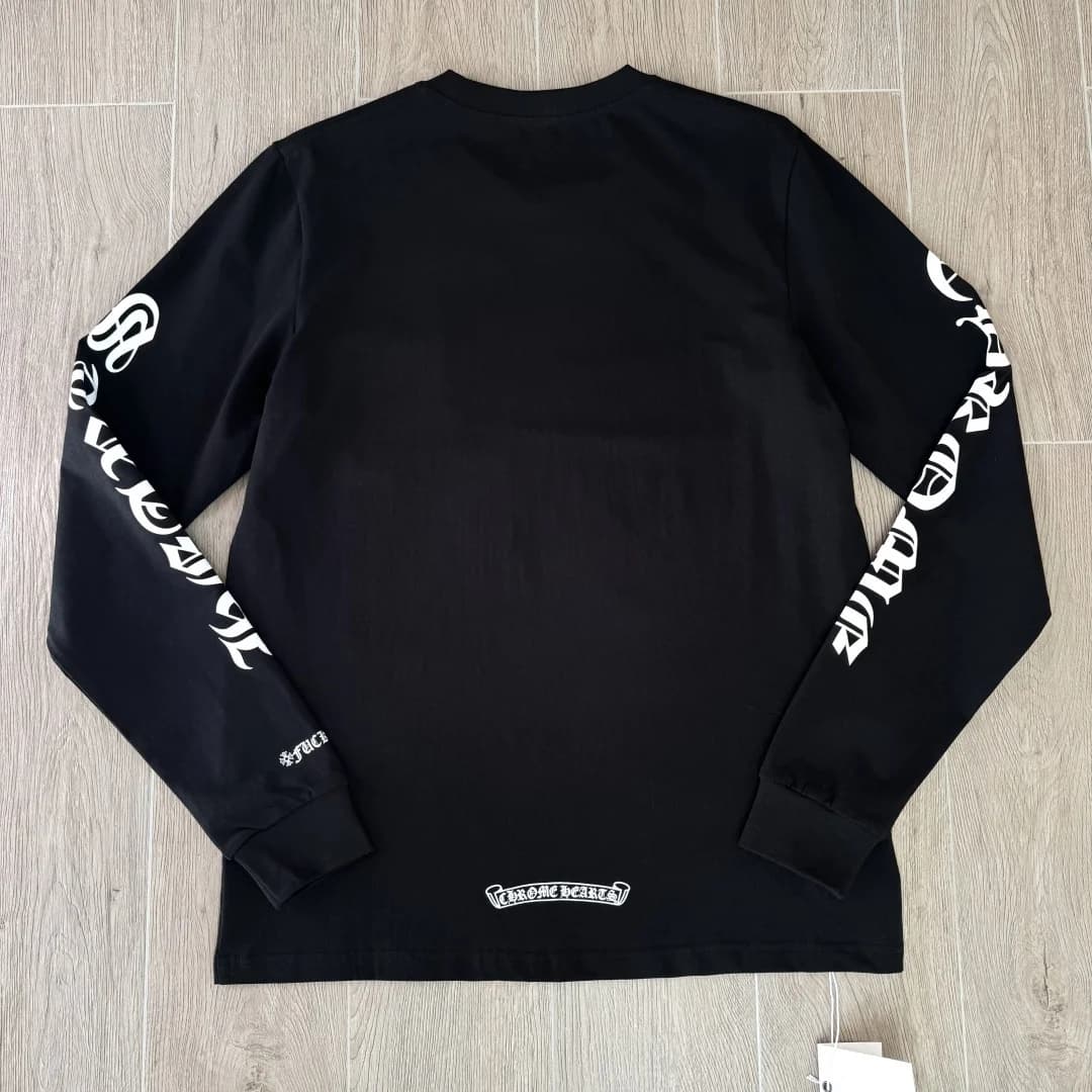 Черный лонгслив Chrome Hearts, вид сзади
