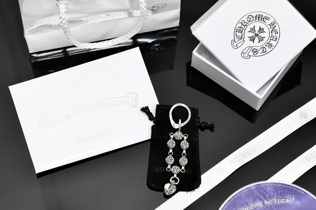 Фирменный комплект кулона Chrome Hearts с подарочной коробкой, мешочком и упаковкой