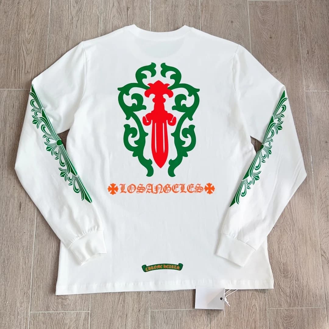 Белый лонгслив Chrome Hearts с принтом на спине, вид сзади