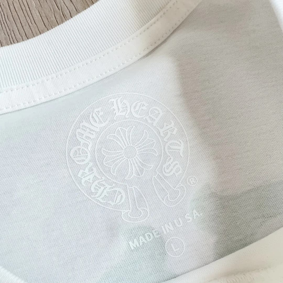 Внутренний принт с логотипом Chrome Hearts на горловине