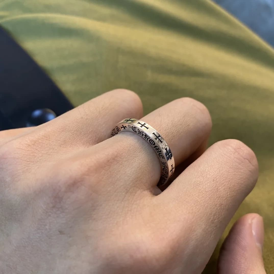 Серебряное кольцо Chrome Hearts Spacer 3 мм на руке
