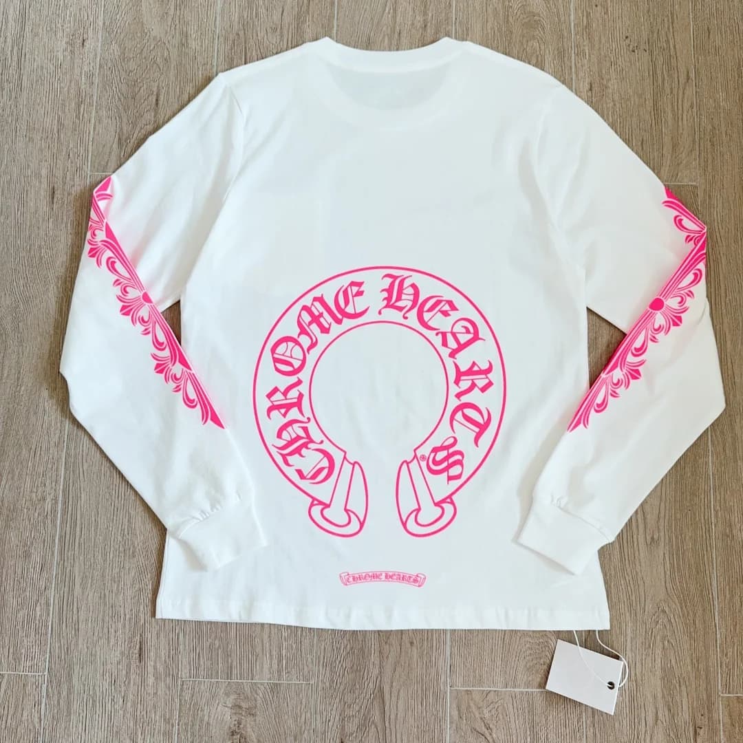 Белый лонгслив Chrome Hearts с розовым принтом подковы на спине