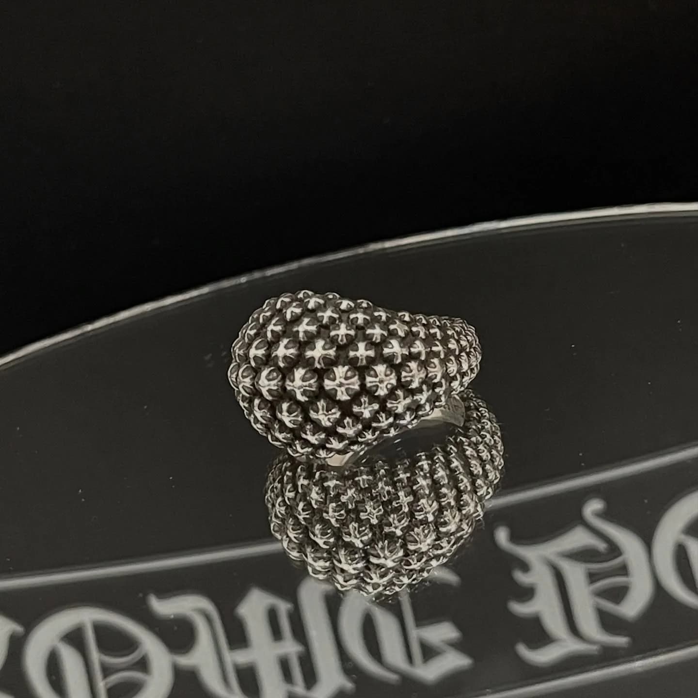 Массивное кольцо Chrome Hearts из серебра 925 пробы с крестообразным орнаментом