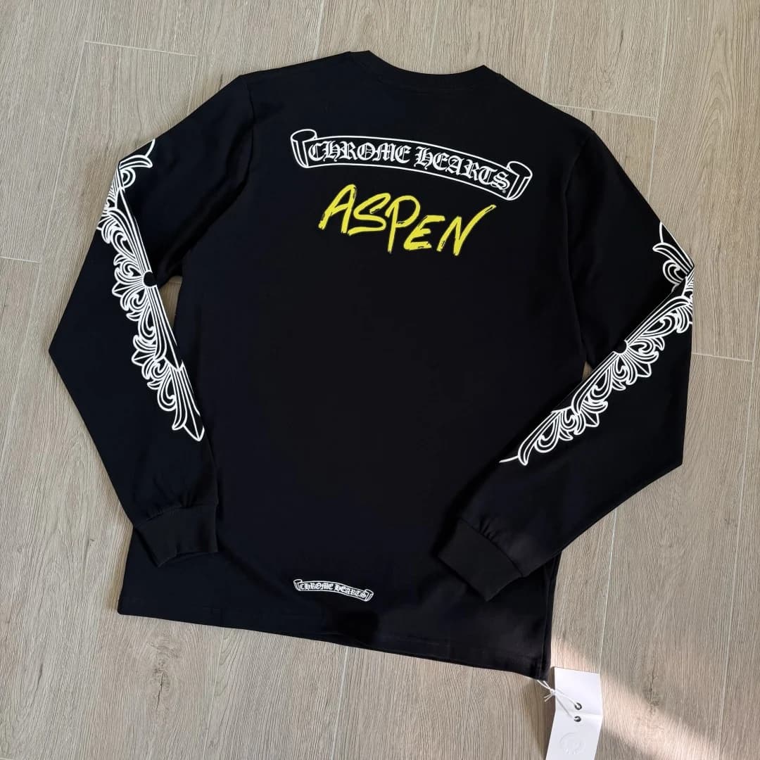 Черный лонгслив Chrome Hearts x Matty Boy Aspen, вид сзади на ровной поверхности
