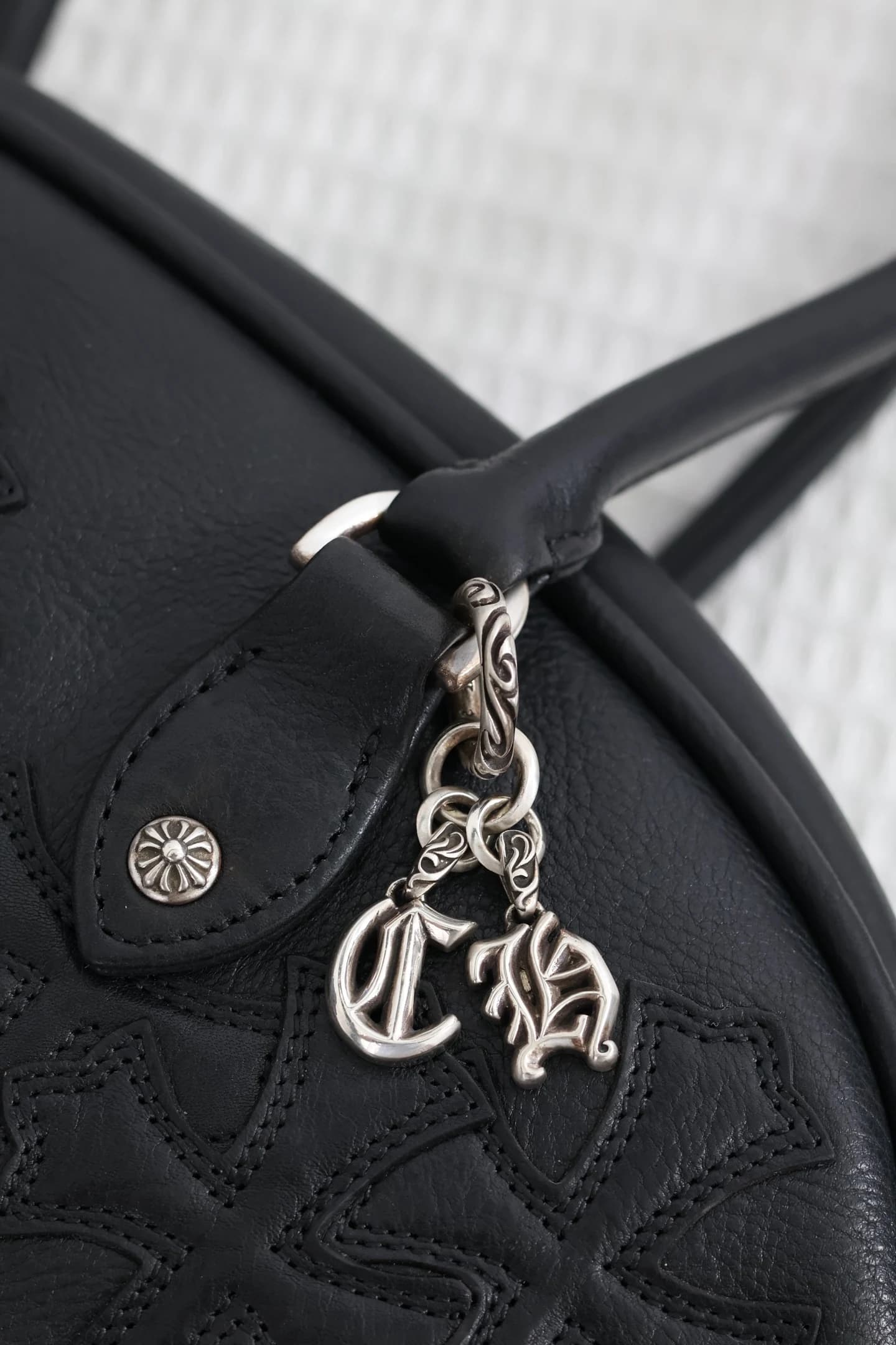 Металлическая молния с гравировкой Chrome Hearts