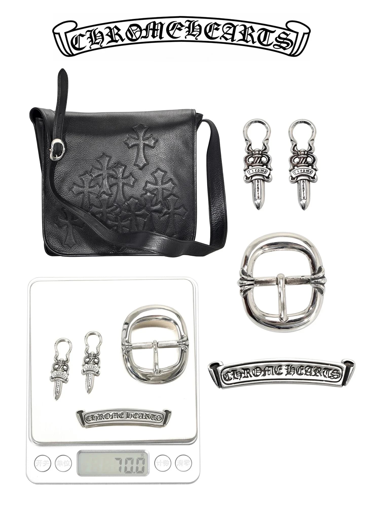 Внутреннее отделение черной сумки Chrome Hearts с подкладкой