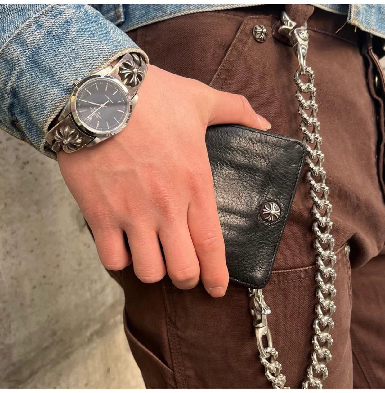 Задняя сторона кошелька Chrome Hearts из кожи