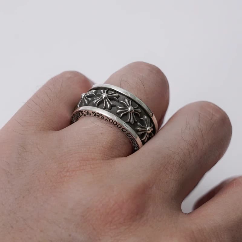 Серебряное кольцо Chrome Hearts с рельефными крестами