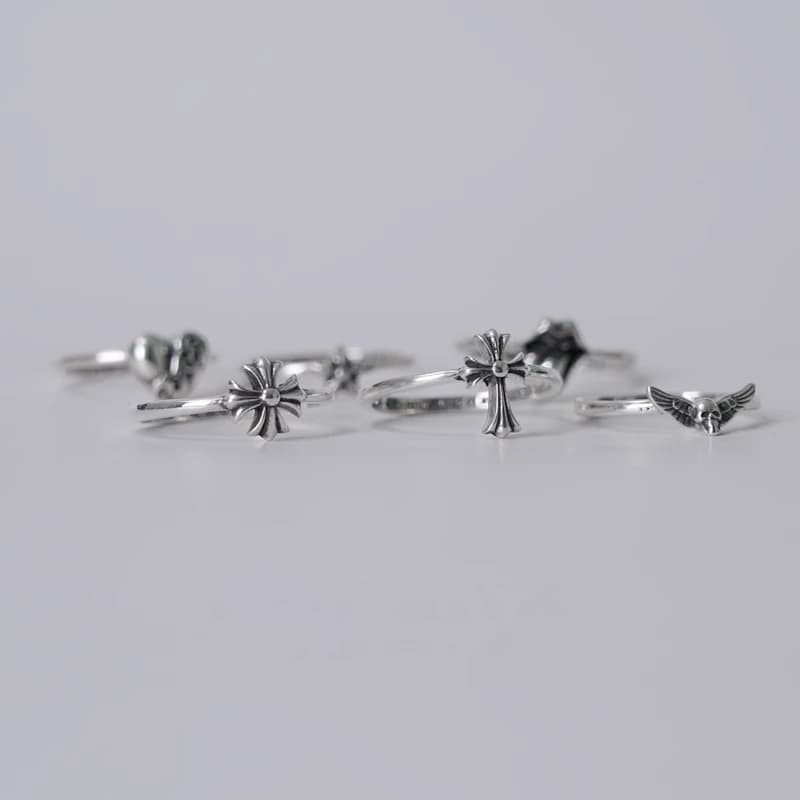 Вид на внутреннюю сторону кольца Chrome Hearts