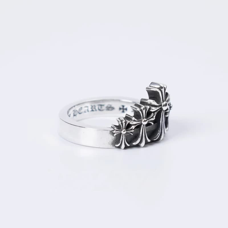 Серебряное кольцо Cross Crown, вид сбоку на профиль шинки с гравировкой