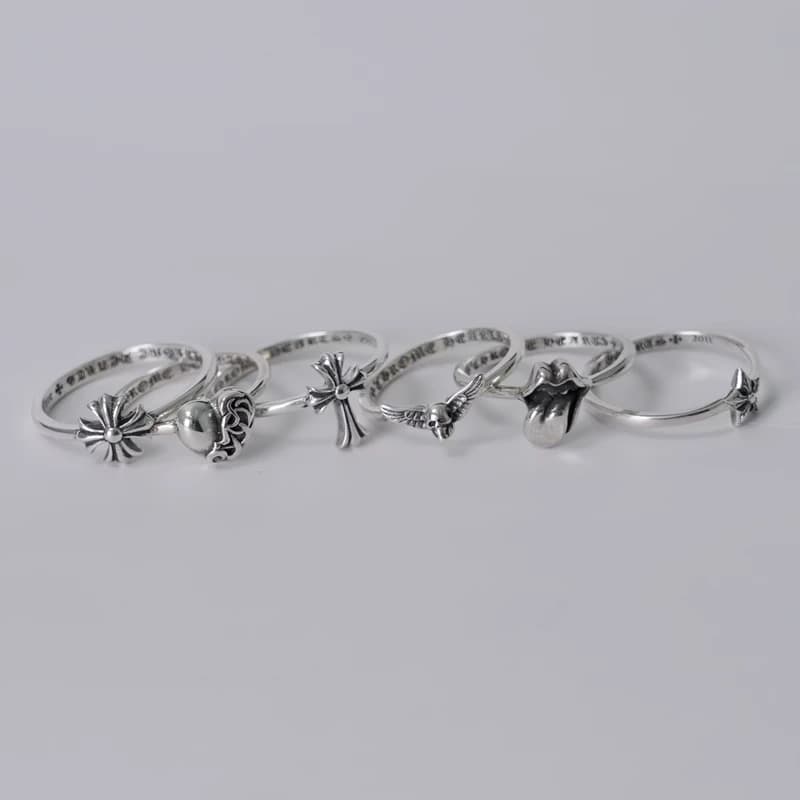 Серебристое кольцо Chrome Hearts с фигурным мотивом