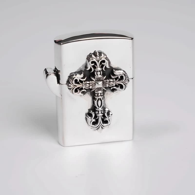 Серебряная зажигалка Chrome Hearts с филигранным крестом