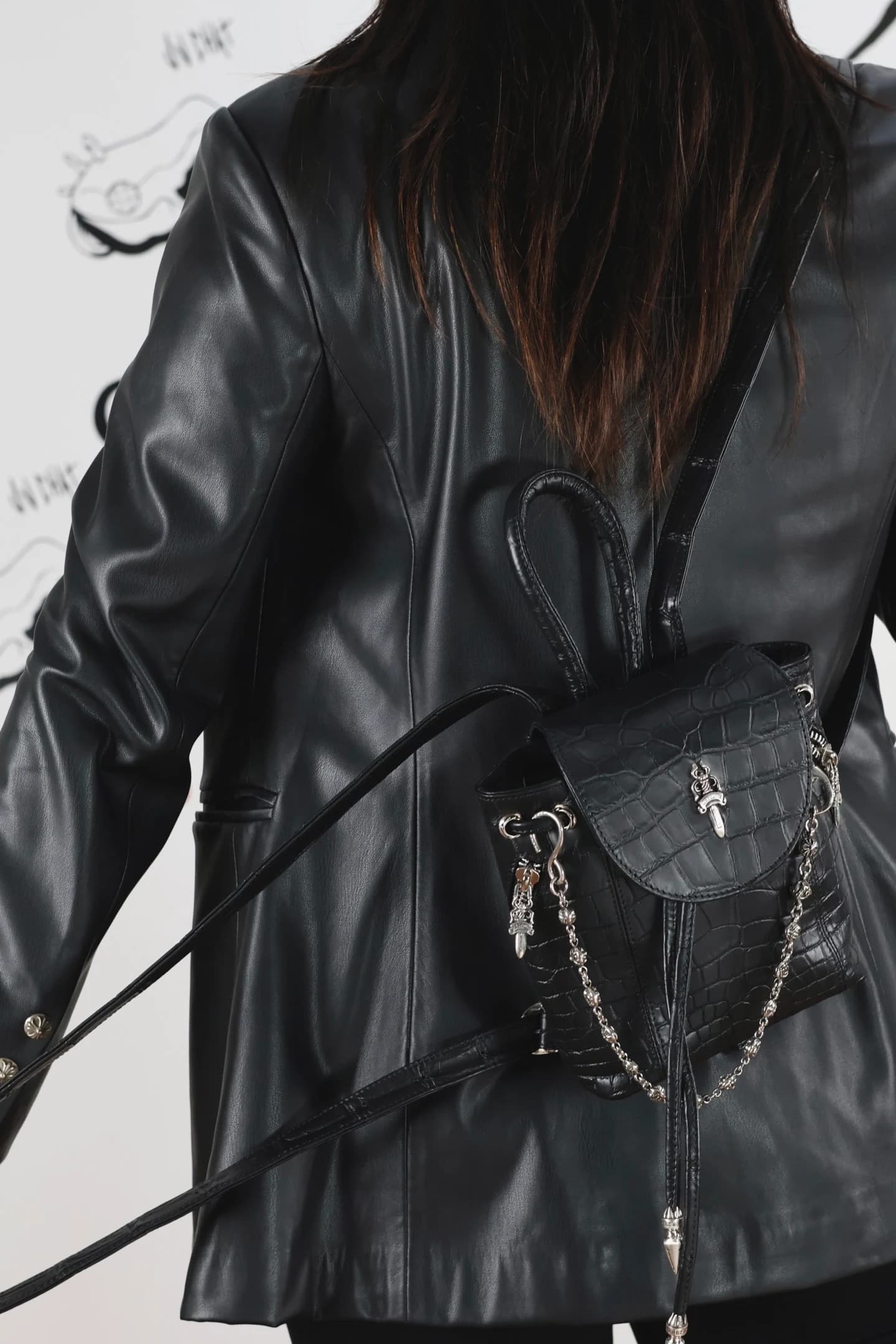 Фирменная серебряная застежка рюкзака Chrome Hearts