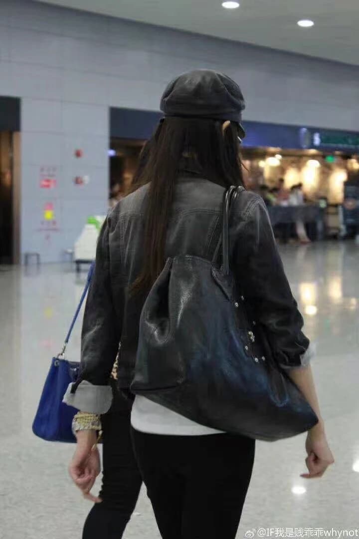 Вид сумки Chrome Hearts в полный рост