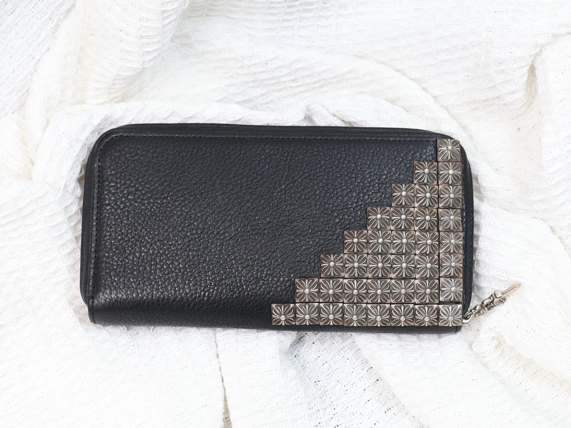 Кошелек Chrome Hearts с заклепками-крестами