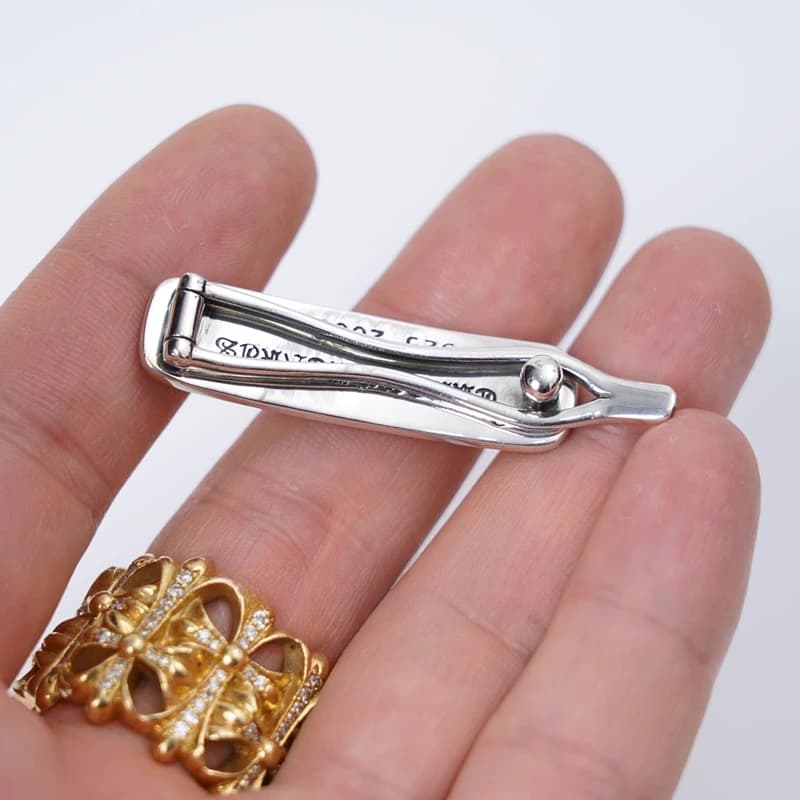 Серебристая заколка Chrome Hearts с надписью Fuck You