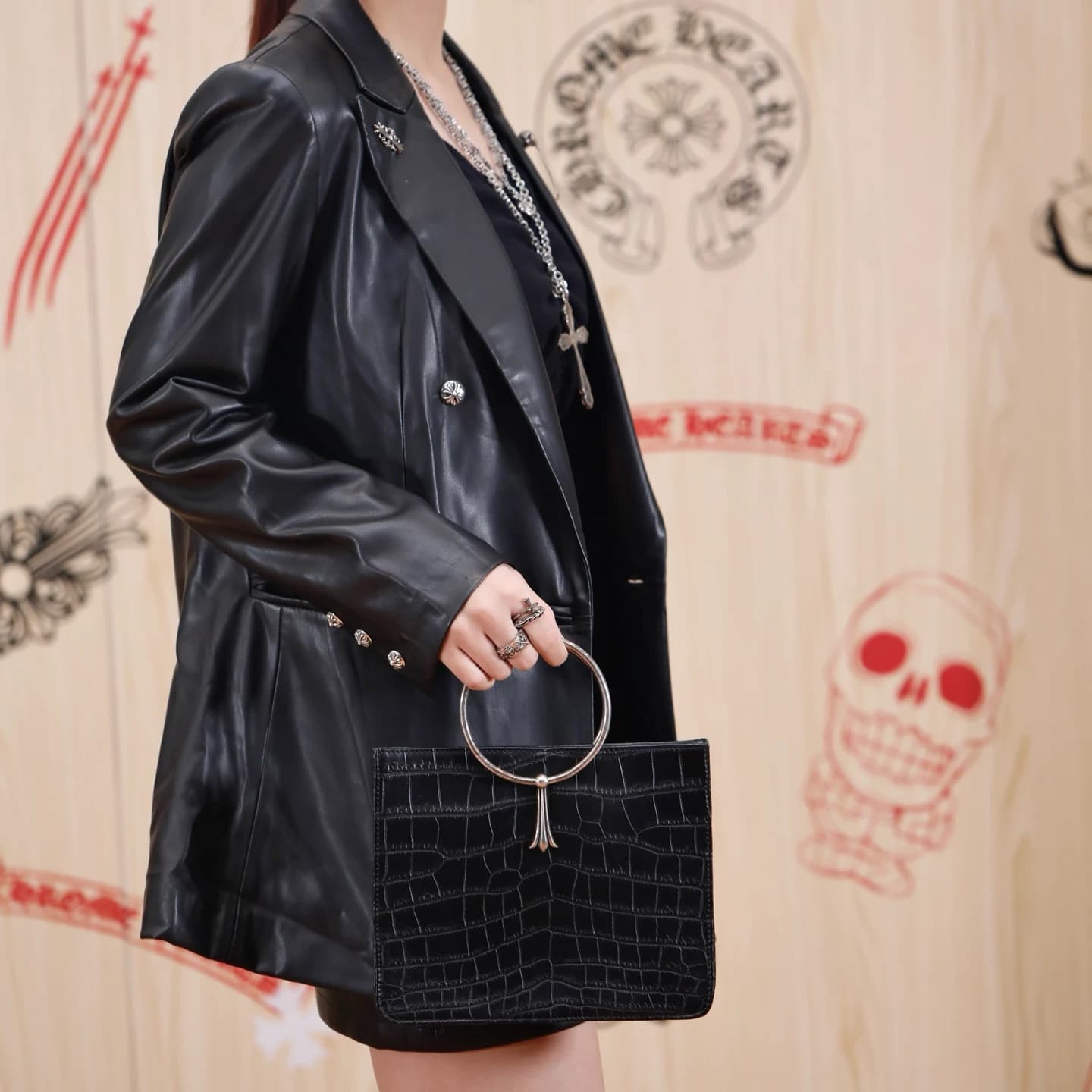 Фирменная серебряная фурнитура Chrome Hearts крупно