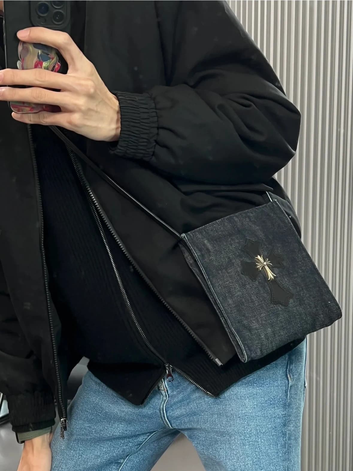 Металлическая застежка Chrome Hearts с гравировкой