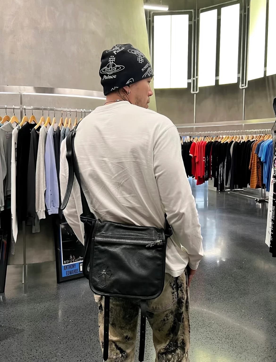 Сумка Chrome Hearts вид сбоку кожаная текстура