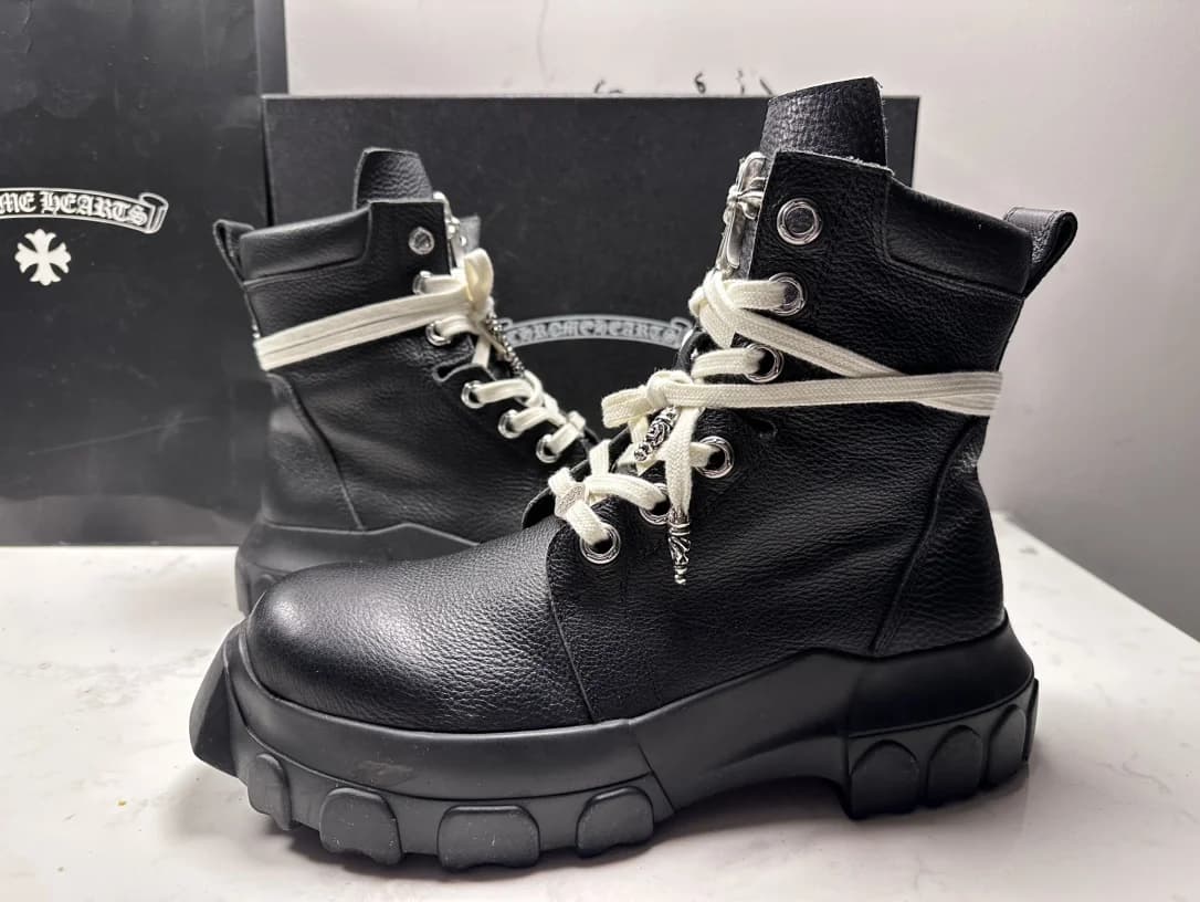 Черные высокие ботинки Chrome Hearts x Rick Owens Bozo Tractor, вид сбоку
