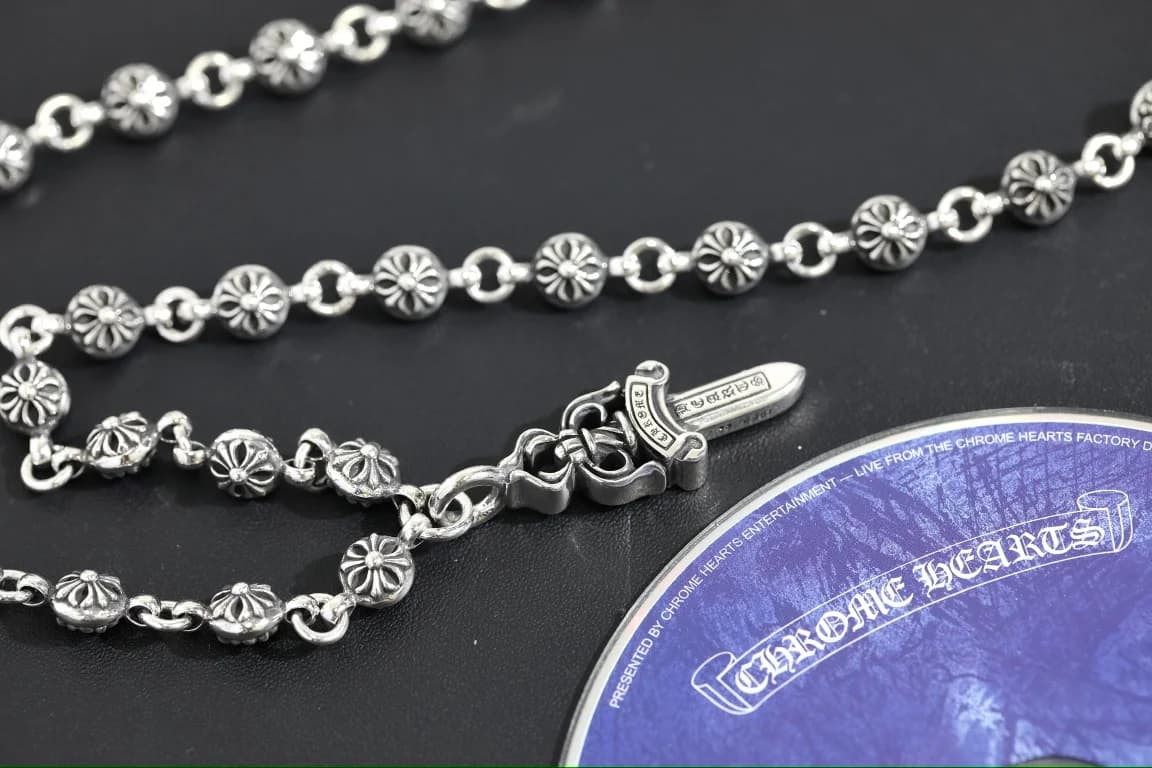 Кулон Dagger и звенья с крестами Cross Ball серебряного колье Chrome Hearts