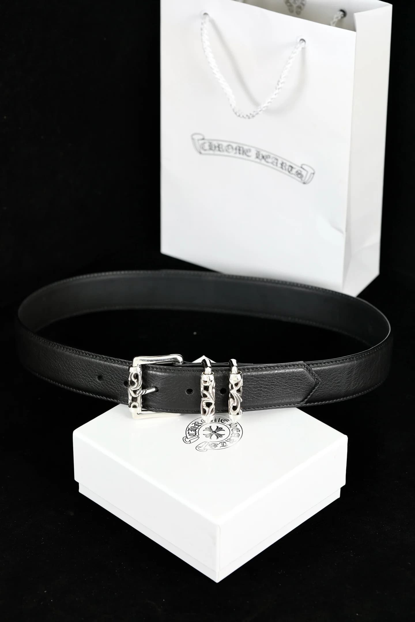Кожаный ремень Chrome Hearts с серебряной пряжкой в комплекте с фирменной упаковкой
