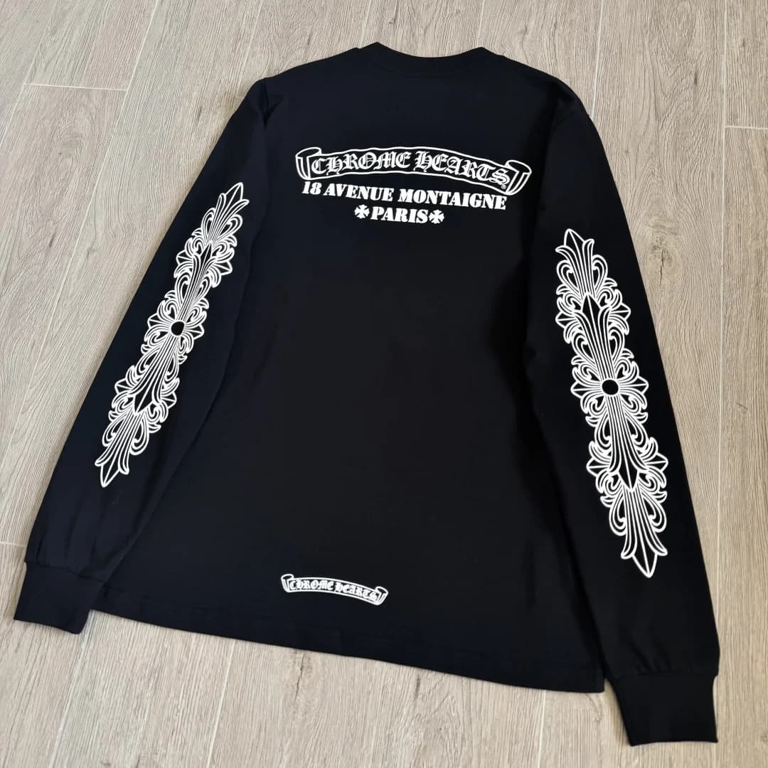 Черный лонгслив Chrome Hearts с карманом, вид спереди