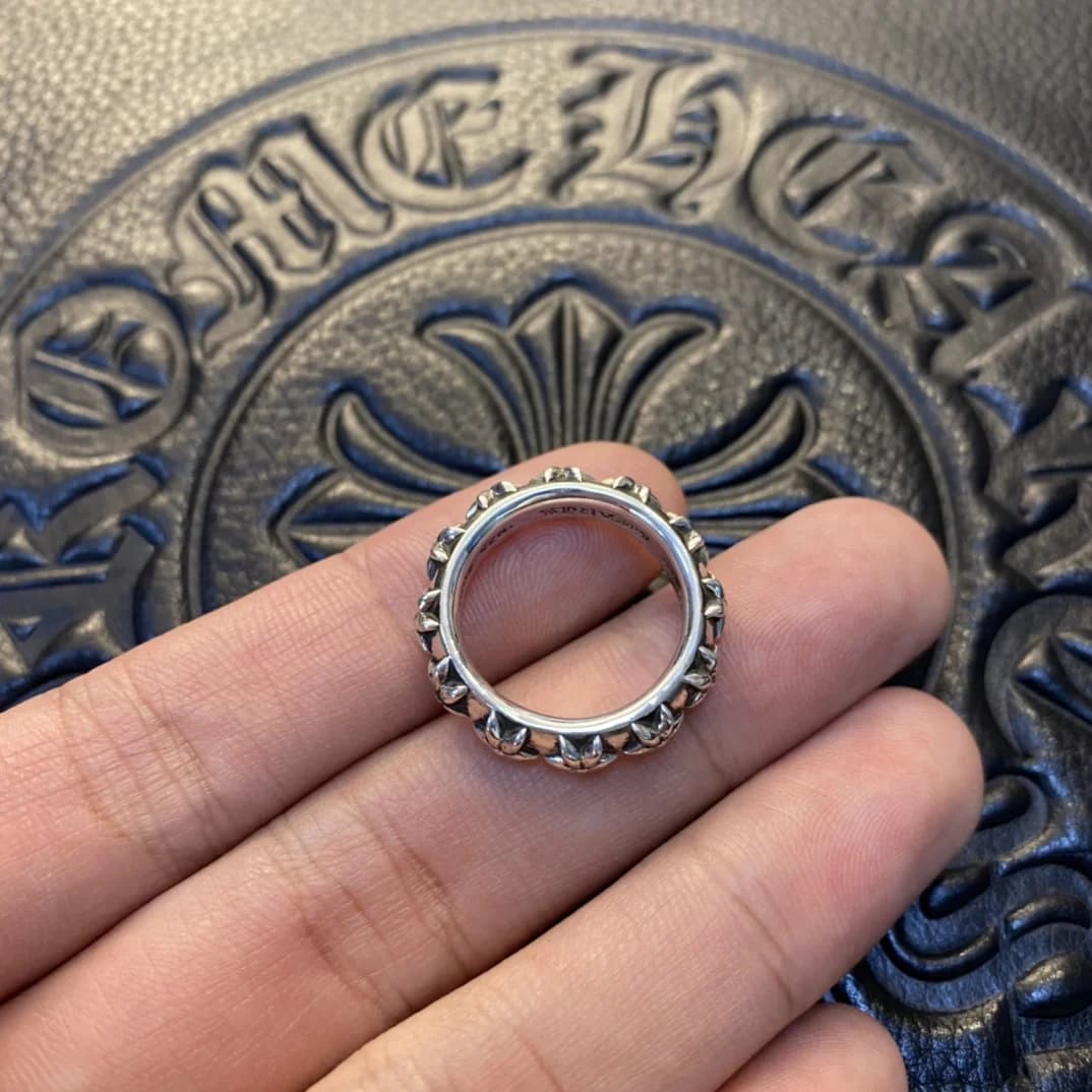 Серебряное кольцо Chrome Hearts Star Band вид сверху
